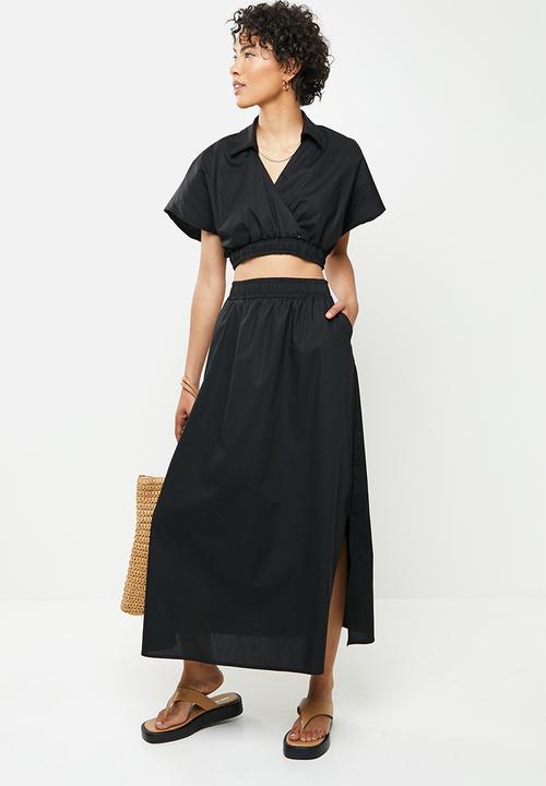 Me&B - Elasticated cotton crop wrap top - black