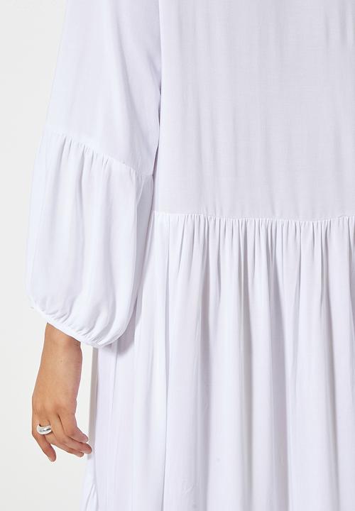 VELVET - Voluminous tiered midi dress - white 