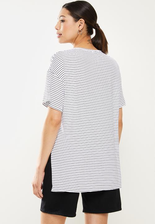 Trendyol - Striped asymmetrical knitted T-shirt - white