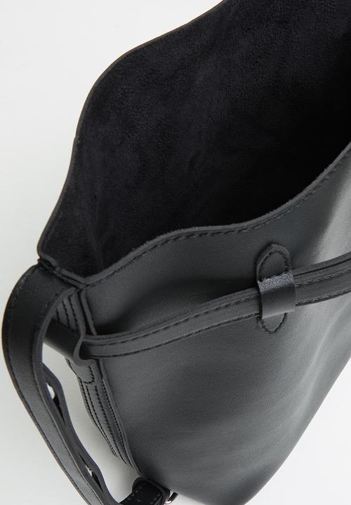 Superbalist - Clarissa bucket bag - black
