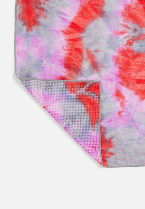 Billy The Bee Yoga - Anti skid yoga towel - tie dye red