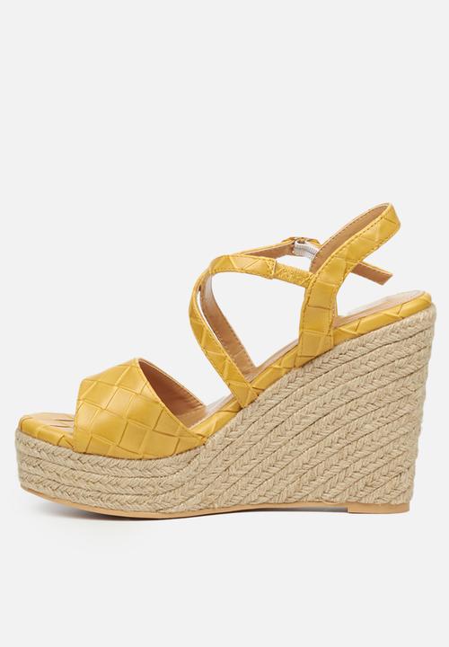 Butterfly Feet - Tiana 1 espadrille wedge - mustard