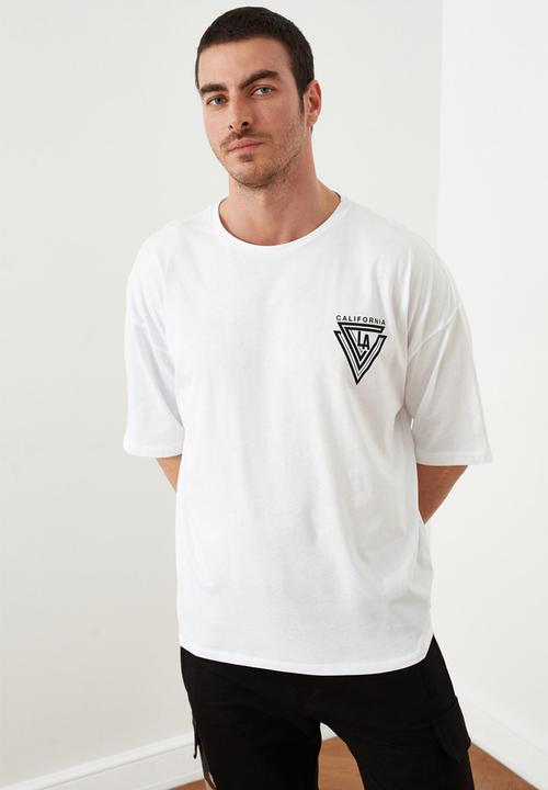 Trendyol - Triangle chest print short sleeve tee - white