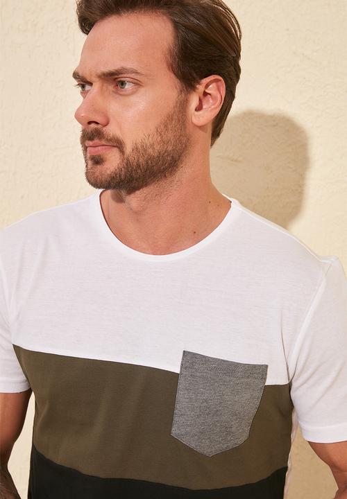 Trendyol - Colour block chest pocket short sleeve tee - black