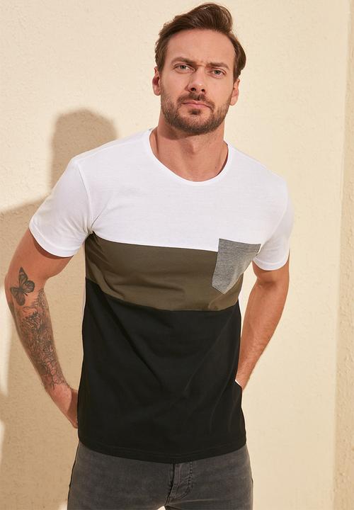 Trendyol - Colour block chest pocket short sleeve tee - black
