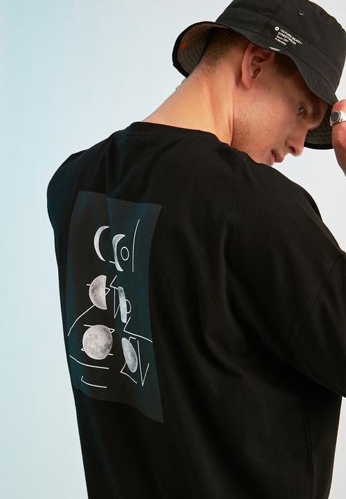 Trendyol - Moon back print short sleeve tee - black 