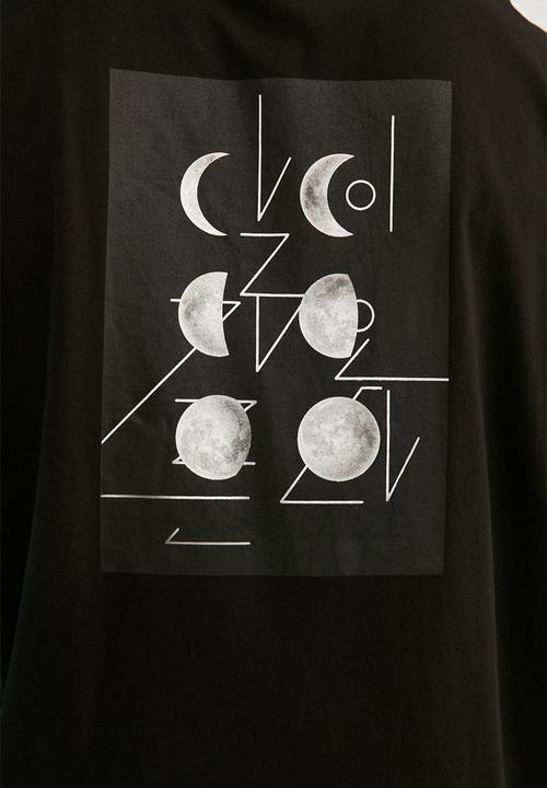 Trendyol - Moon back print short sleeve tee - black 