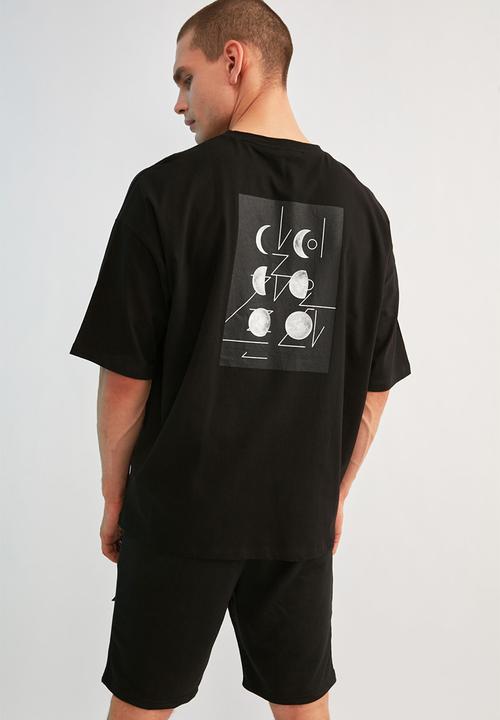 Trendyol - Moon back print short sleeve tee - black 