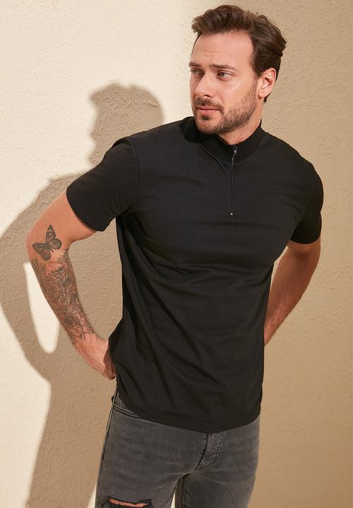 Trendyol - High neck quarter zip tee - black