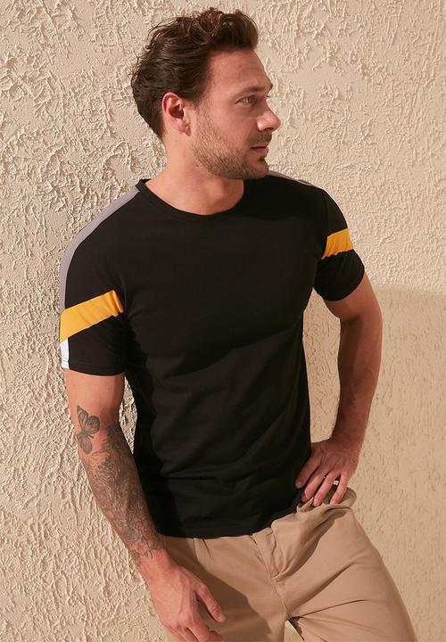 Trendyol - Short sleeve printed tee - black