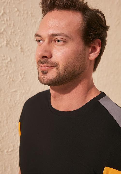 Trendyol - Short sleeve printed tee - black