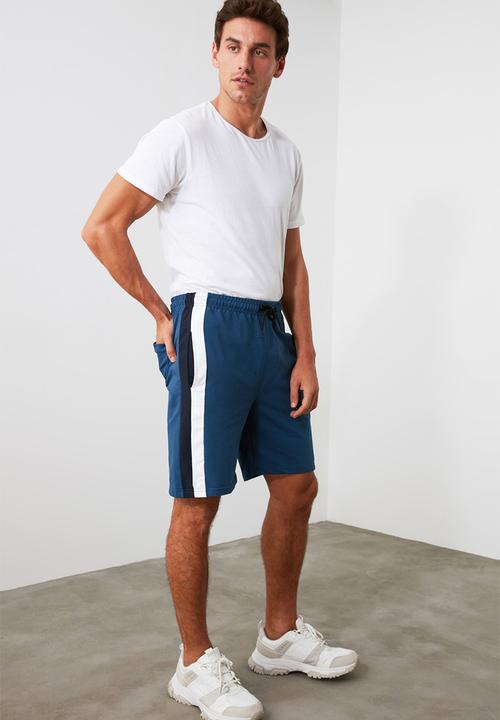 Trendyol - Colour block side stripe shorts - petrol
