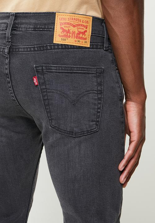 Levi’s® - 510™ skinny onion rings adv - black