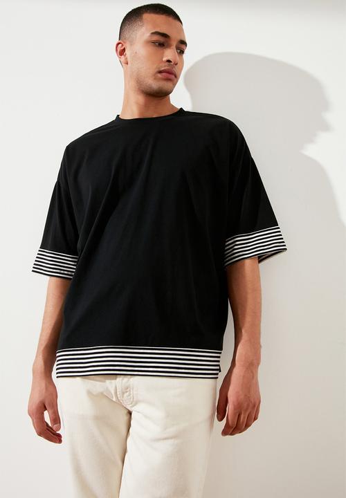 Trendyol - Stripe sleeve short sleeve tee - black