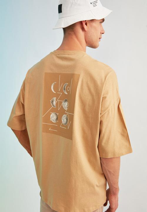 Trendyol - Moon back print short sleeve tee - beige