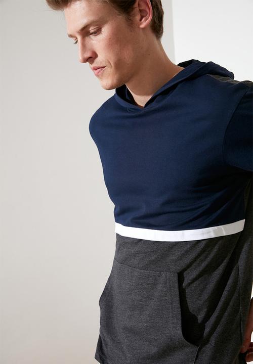 Trendyol - Kangaroo pocket hooded short sleeve tee - navy