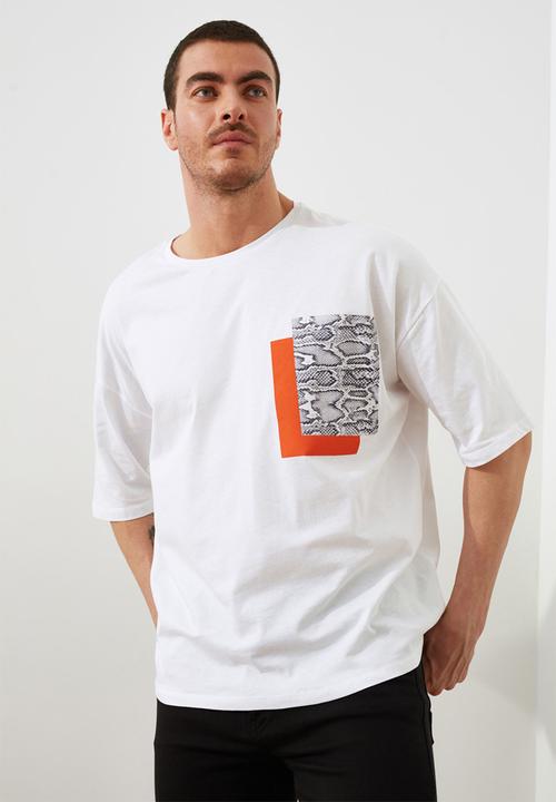 Trendyol - Chest print short sleeve tee - white