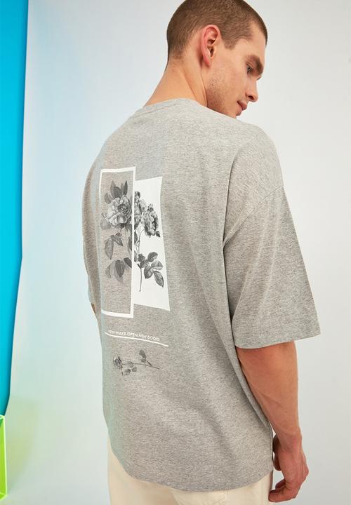 Trendyol - Flower back print short sleeve tee - grey