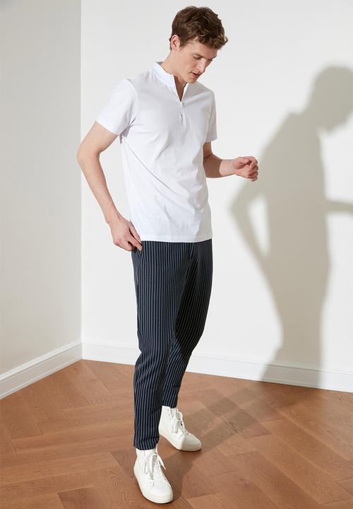 Trendyol - High neck quarter zip tee - white