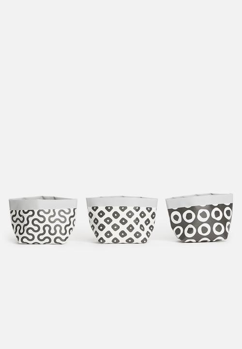 Inspired Vision Studios - Entrapta set of 3 succulent canvas planters - black
