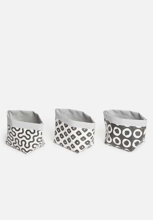 Inspired Vision Studios - Entrapta set of 3 succulent canvas planters - black