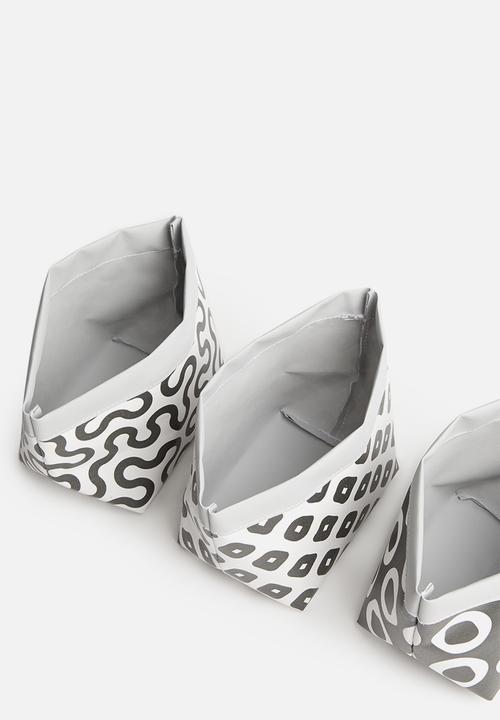 Inspired Vision Studios - Entrapta set of 3 succulent canvas planters - black