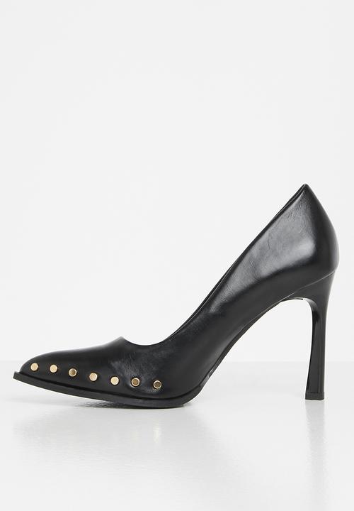 Plum - Resma studded court heel - black