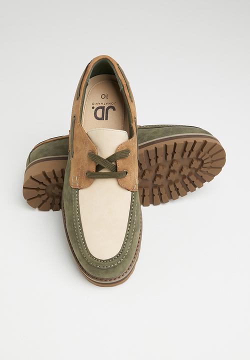 Jonathan D - J boat - olive