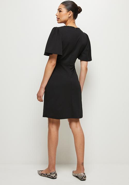 edit - Crepe flutter sleeve fit & flare - black