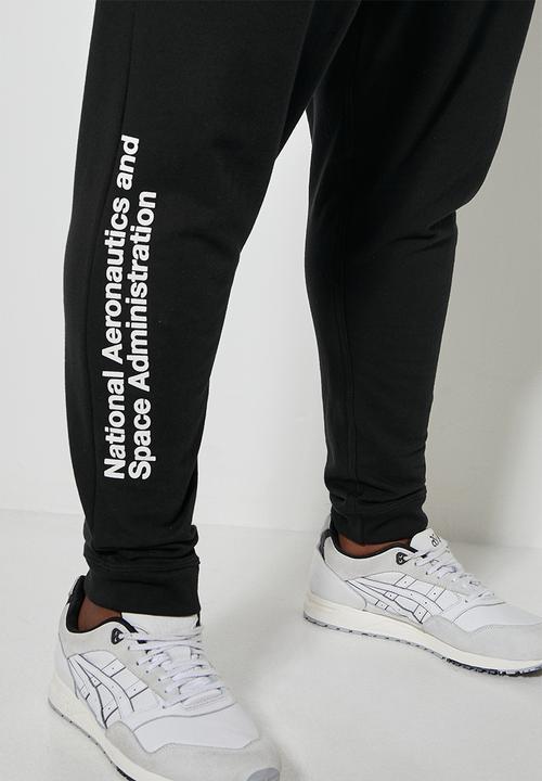 Superbalist - Plus slim nasa sweatpants - black