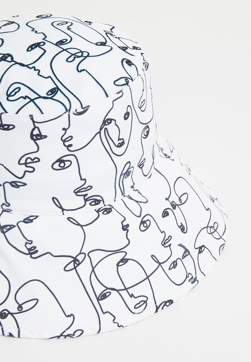 Superbalist - Face print bucket hat - white