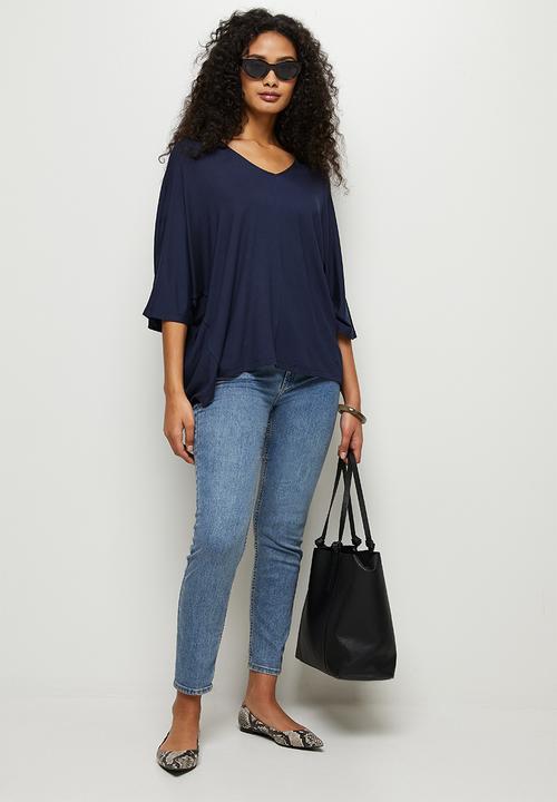 edit - Longline V-neck knit tee - navy