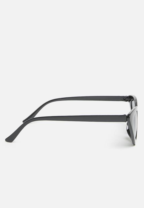 Superbalist - Janet cateye sunglasses - black