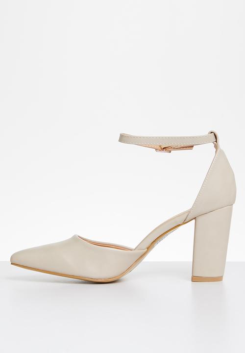 Superbalist - Risha court heel - neutral