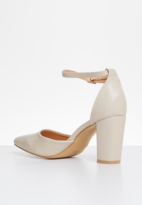 Superbalist - Risha court heel - neutral