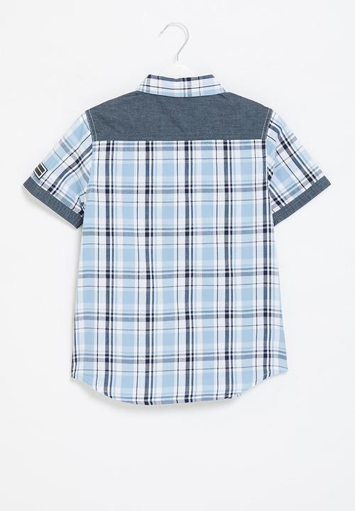 GUESS - Younger boys short sleeve check shirt - blue & white