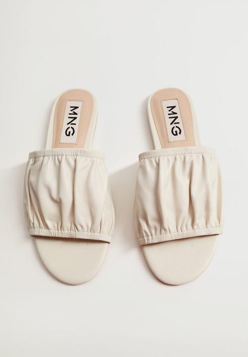 MANGO - Puffy leather sandal - neutral 