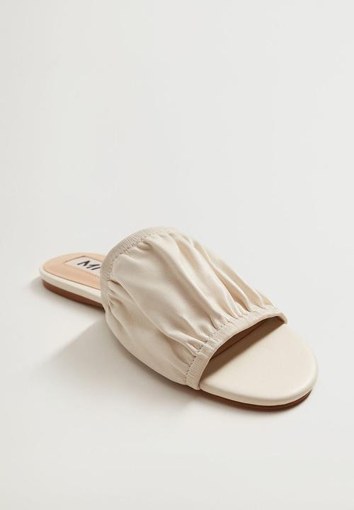 MANGO - Puffy leather sandal - neutral 