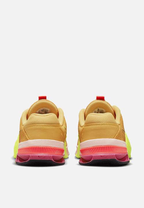 Nike - Nike metcon 7 x - pollen/black-volt-pale coral