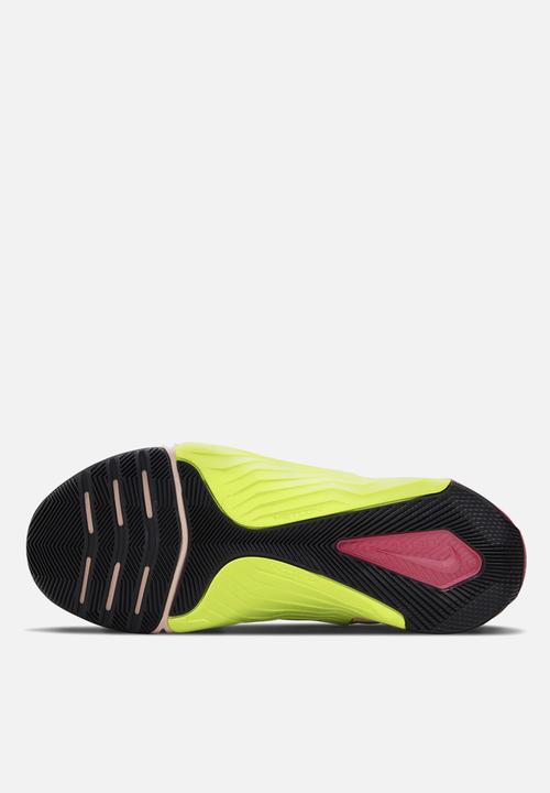Nike - Nike metcon 7 x - pollen/black-volt-pale coral