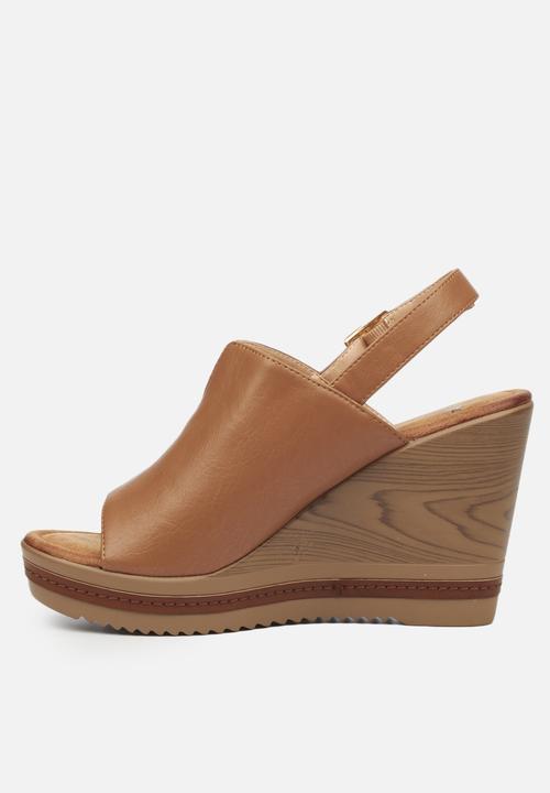 Butterfly Feet - Jordi wedge - tan