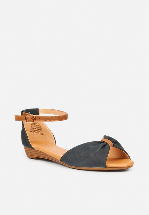 Butterfly Feet - Cardi 3 sandal - black