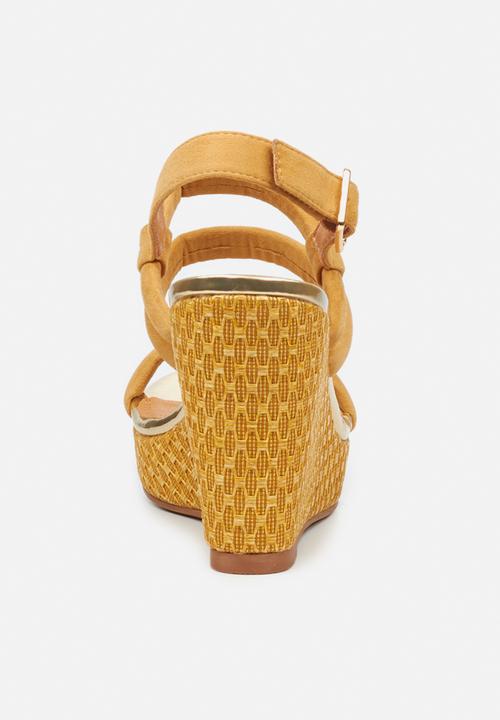 Butterfly Feet - Santana wedge - mustard