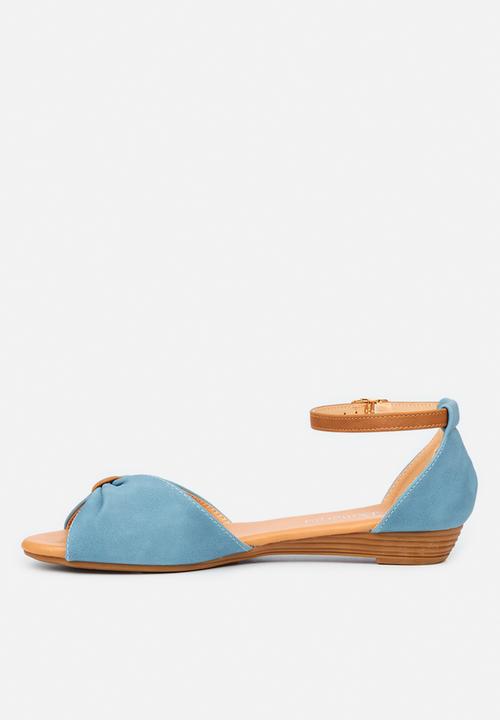 Butterfly Feet - Cardi 3 sandal - blue