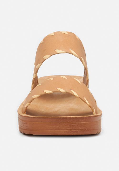 Butterfly Feet - Slitheran 3 flatform sandal - camel
