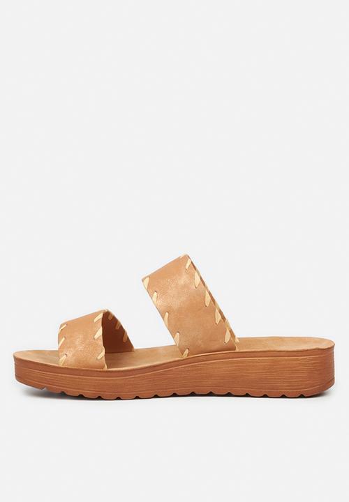 Butterfly Feet - Slitheran 3 flatform sandal - camel