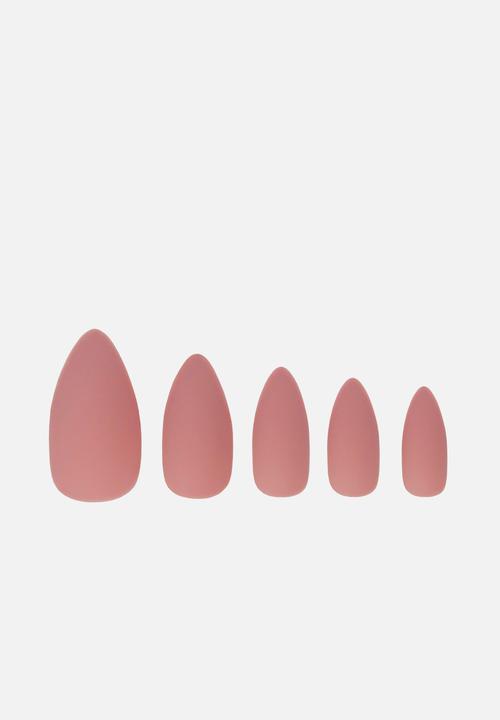 W7 Cosmetics - Glamorous Nails - Nude with Attitude