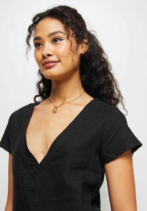 edit - Linen v-neck shell - black