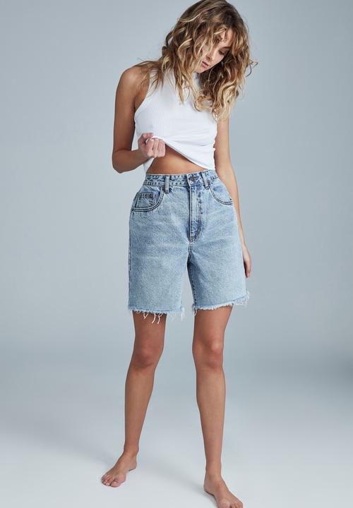 Cotton On - Straight denim bermuda short - haven blue
