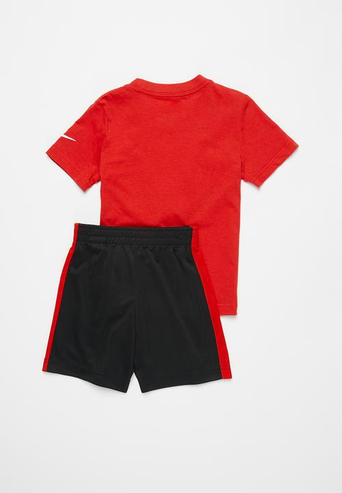 Nike - Nike boys sport footwear te short se - black & red 